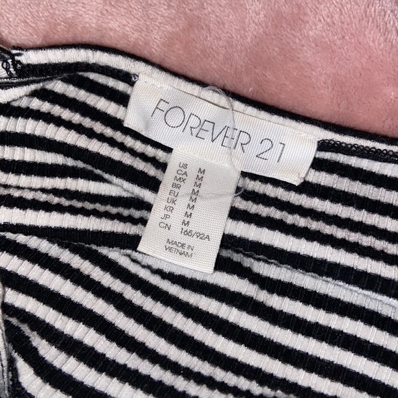 Forever 21 B&W Striped Tank Crop Top - Picture 3 of 3